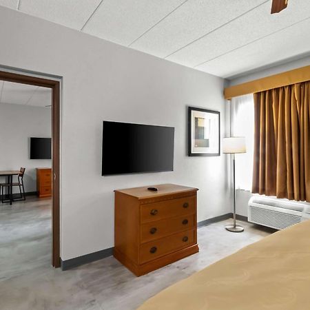 Quality Inn & Suites Cvg Airport Erlanger Exterior photo